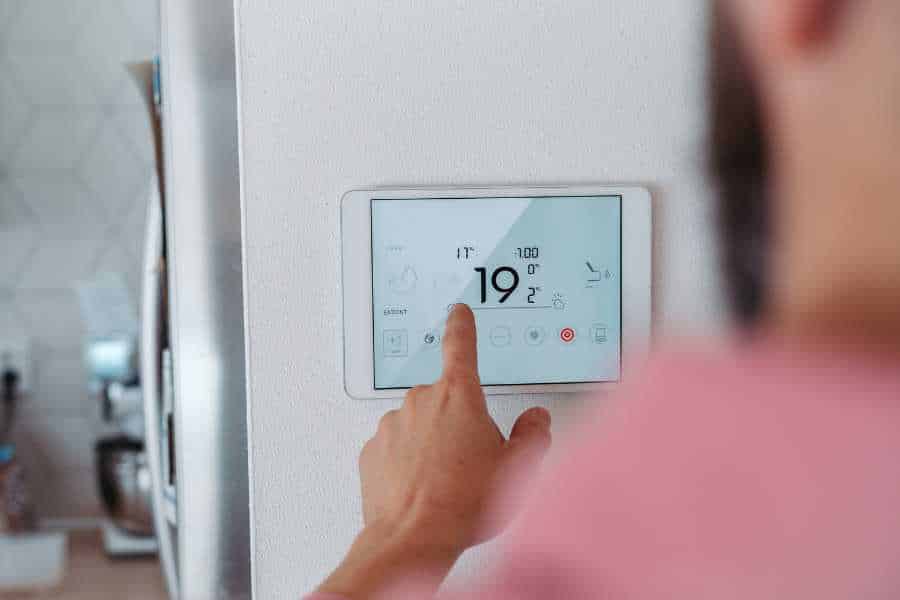Configurar termostatos programables en radiadores de baja temperatura